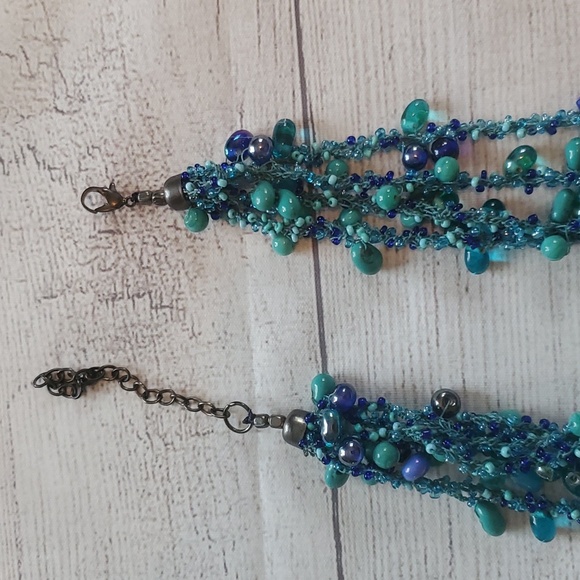 Blue chunky beaded layered necklace - Picture 2 of 6